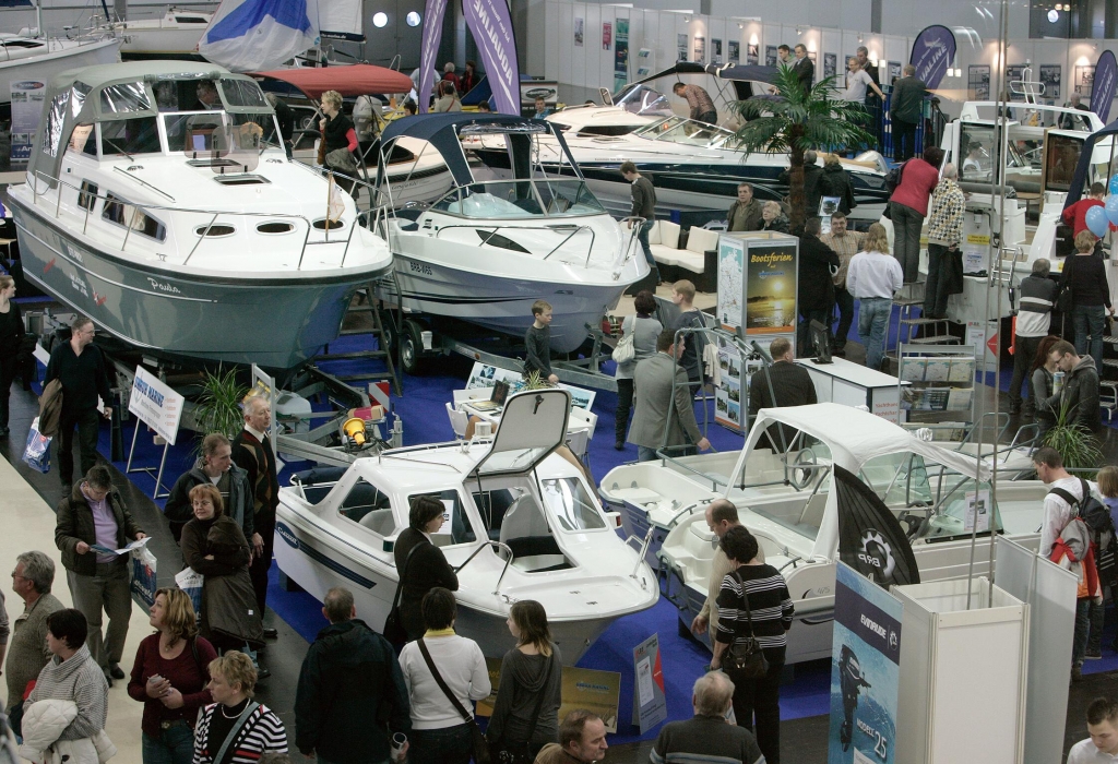 Beach & Boat 2011: Wassersportmesse Leipzig – Von Motorboot bis Stehpaddel
