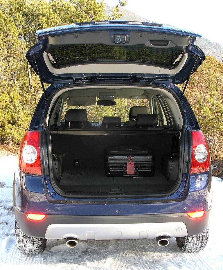 Chevrolet Captiva: In den Kofferraum passen bis zu 1577 Liter Gepäck hinein. 