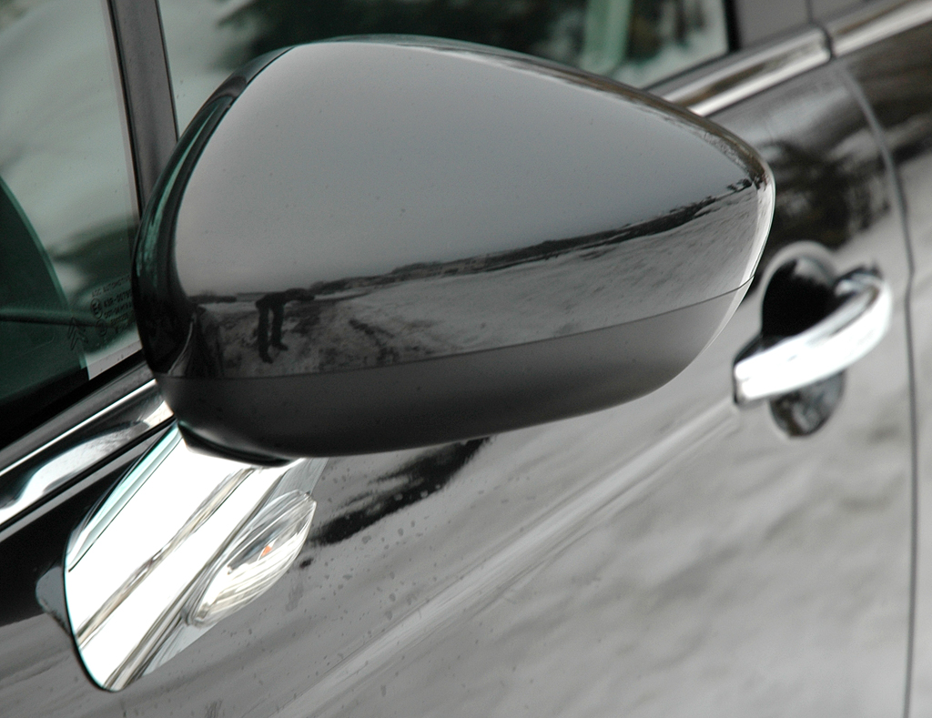 Citroën C3: Blick auf den Außenspiegel auf der Fahrerseite. 