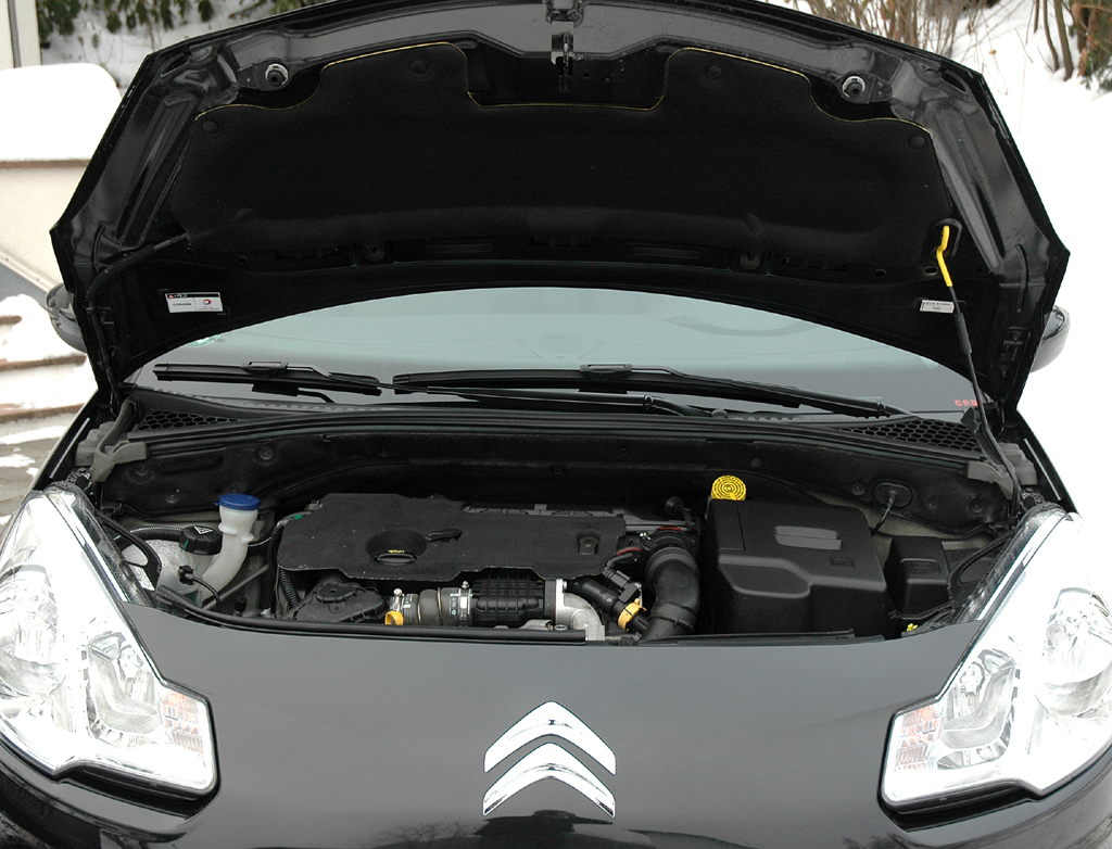 Citroën C3: Blick unter die Motorhaube auf den 112-PS-Turbodiesel. 