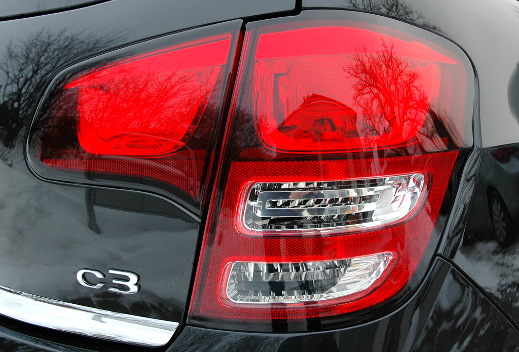 Citroën C3: Moderne Leuchteinheit hinten mit Modellschriftzug. 