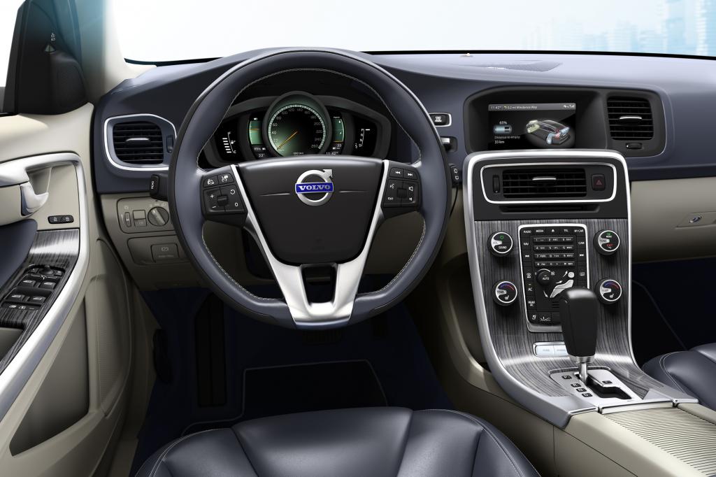 Das Cockpit des Volvo V60 Diesel-Plug-in-Hybrid wurde modifiziert, um dem Fahrer zusätzliche Informationen zu geben