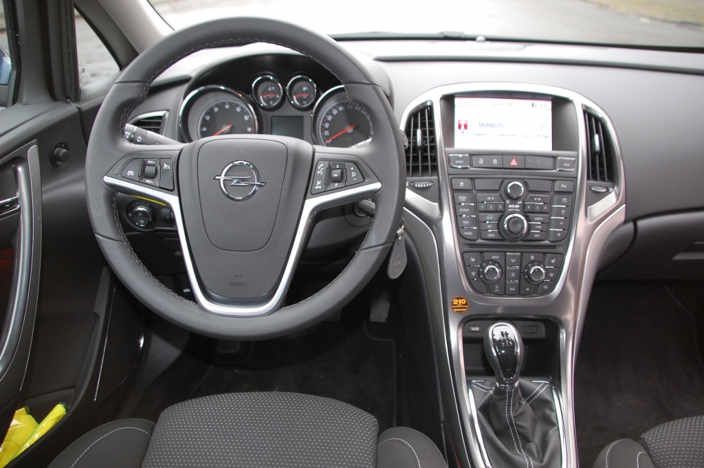 Das zweite Gesicht - Testfahrt im Opel Astra Turbo 1,4 ECOTEC Sport