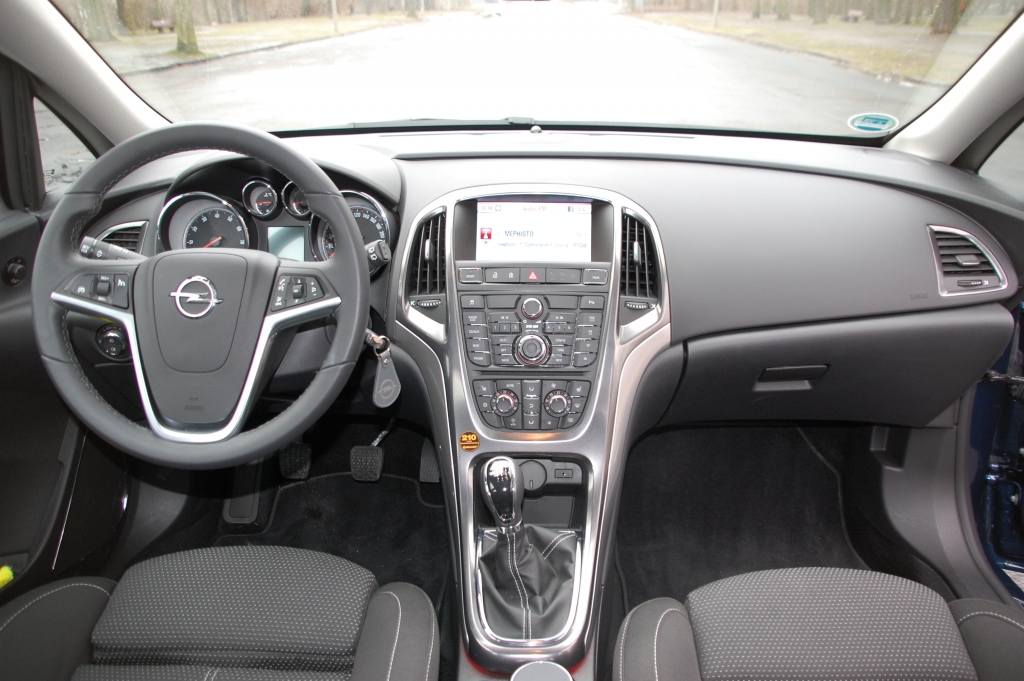 Das zweite Gesicht - Testfahrt im Opel Astra Turbo 1,4 ECOTEC Sport
