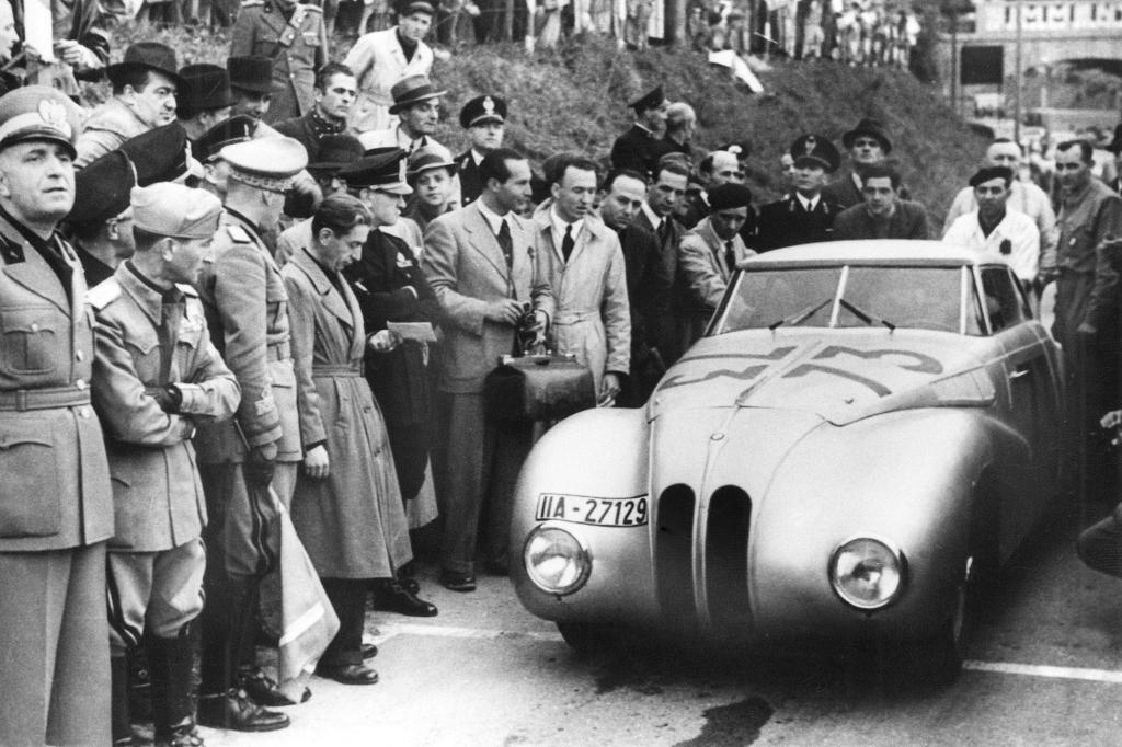 Der BMW 328 1940 in Brescia bei der Mille Miglia