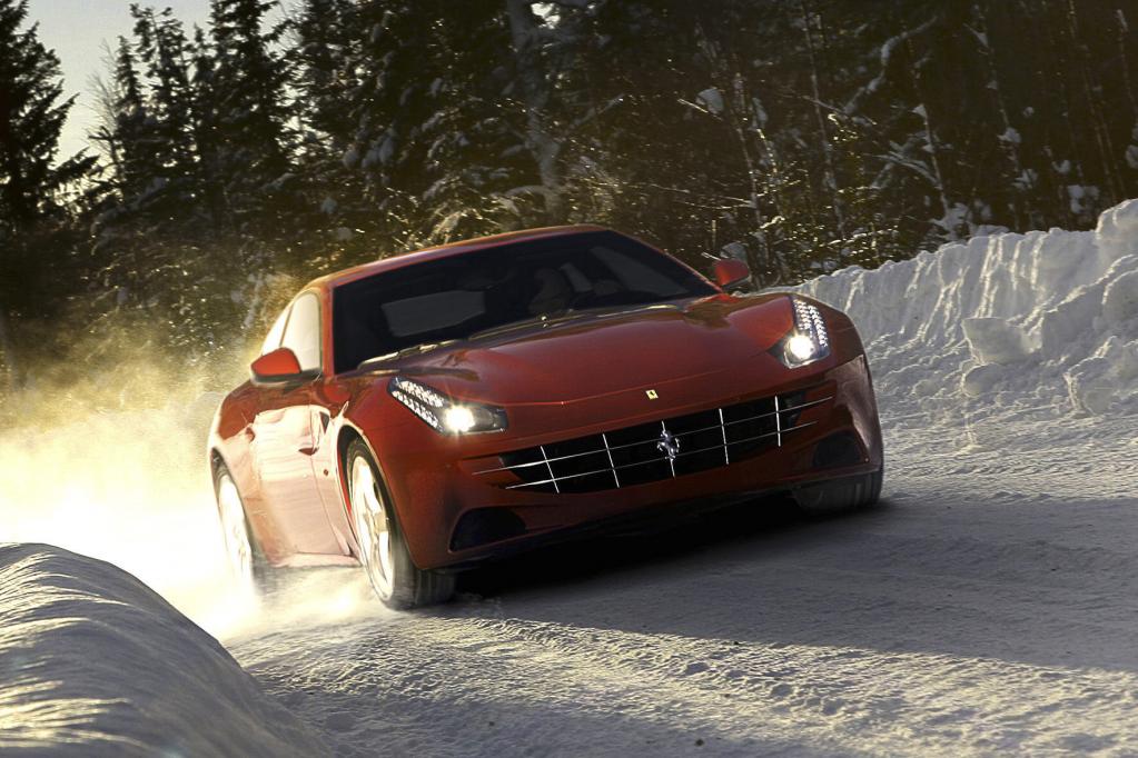 Der Ferrari FF ist das erste Modell des Herstellers mit Vierradantrieb. 