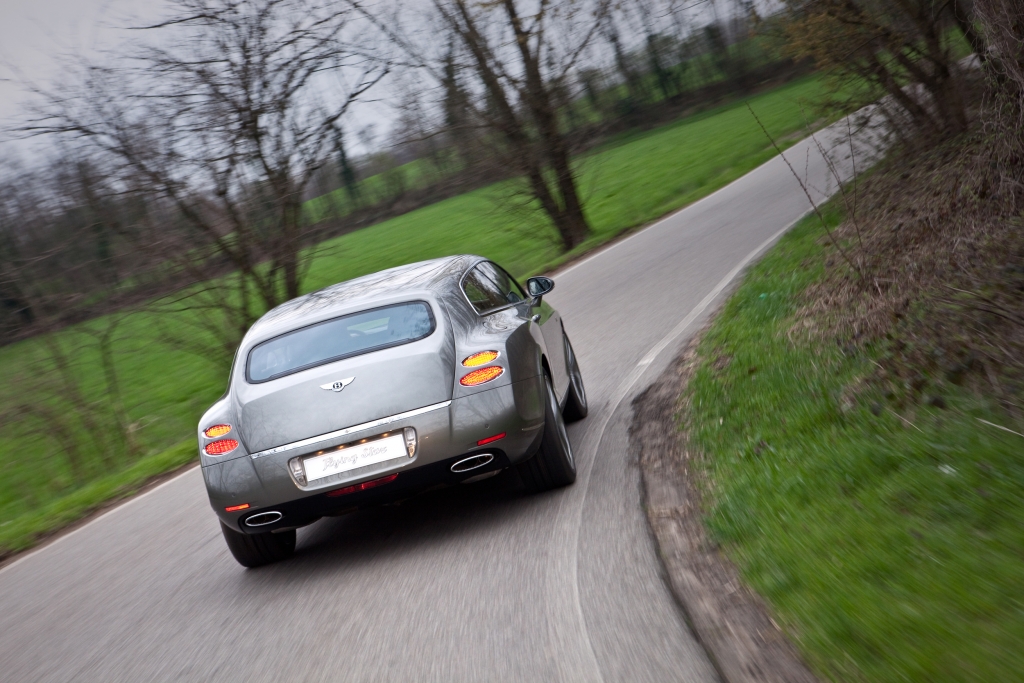 Der große Wagen: Touring Superleggera Bentley Continental Flying Star