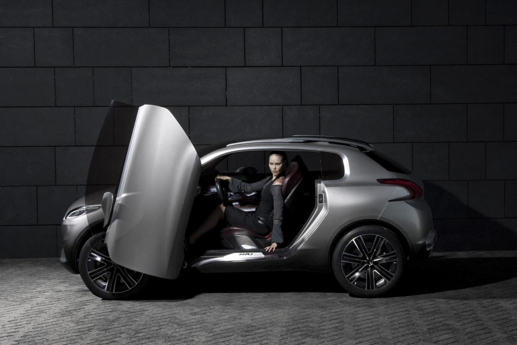 Die Studie Peugeot HR1 war bereits in Paris zu sehen. 
