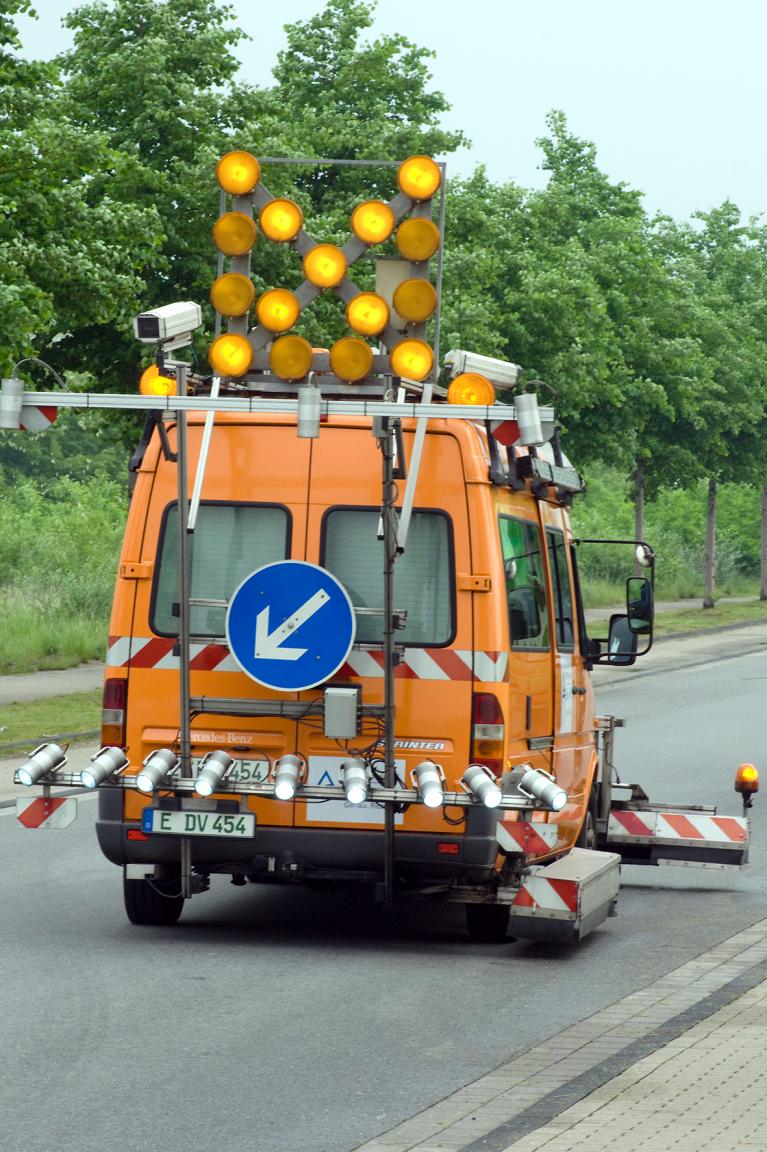 Die TÜV-Messfahrzeuge können mit bis zu 100 km/h im Verkehr 