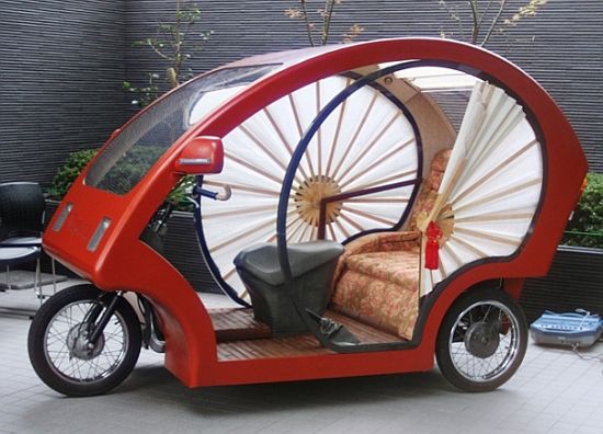 Die elektronische Rikscha mit Fenstern aus Papier und Bambus-Boden, Foto: planet forward