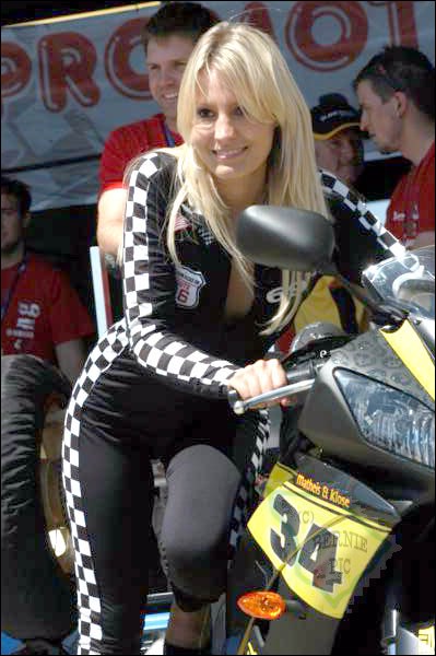 Doreen Seidel fährt seit Jahren Motorrad - jetzt steigt sie aufs Auto umFoto: 123 people