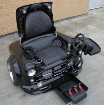 Ein MINI Cooper als Spielstation, Bild: Bornrich.com 