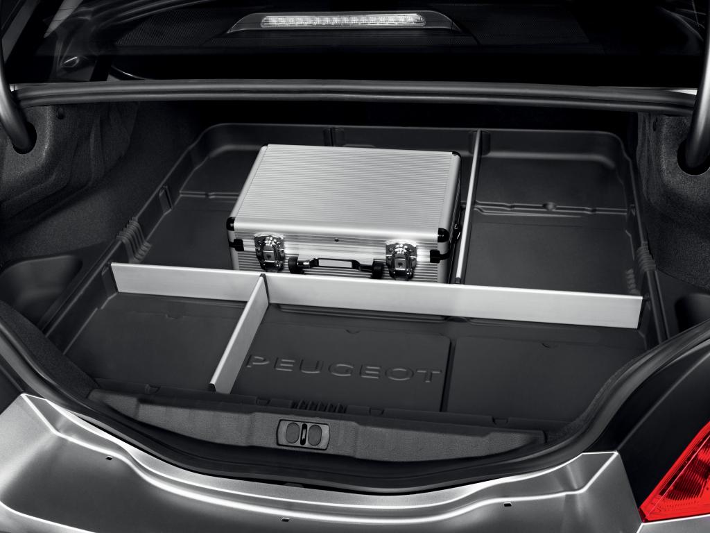 Einstellbare Kofferraumwanne für den Peugeot 508.