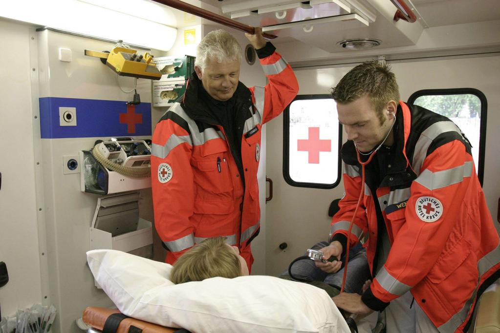 Erste Hilfe in Schulunterricht aufnehmen 