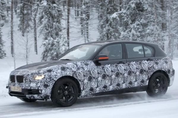 Erwischt: Erlkönig BMW 1er – Leicht getarnt im hohen Schnee