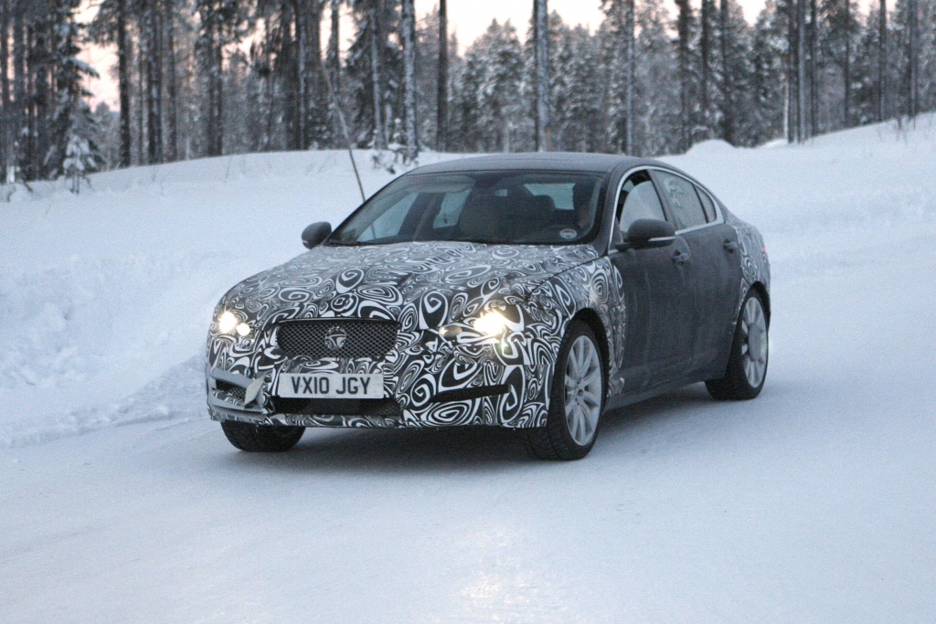Erwischt: Erlkönig Jaguar XF – Ein Engländer im Schnee
