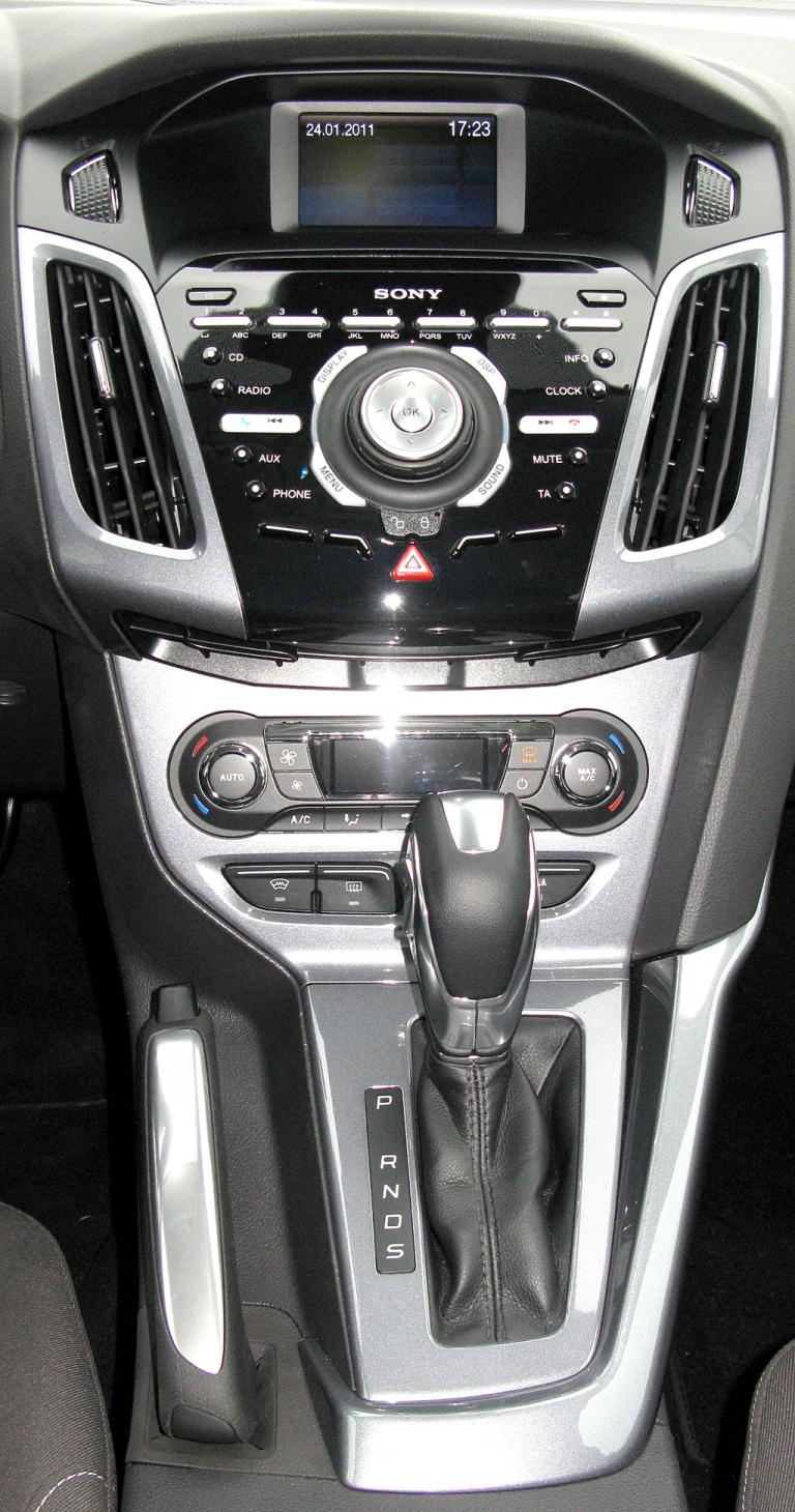 Ford Focus: Blick auf den mittleren Armaturenträger. 