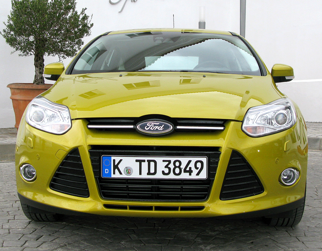 Ford Focus: Blick auf die durchaus dynamisch wirkende Frontpartie. 