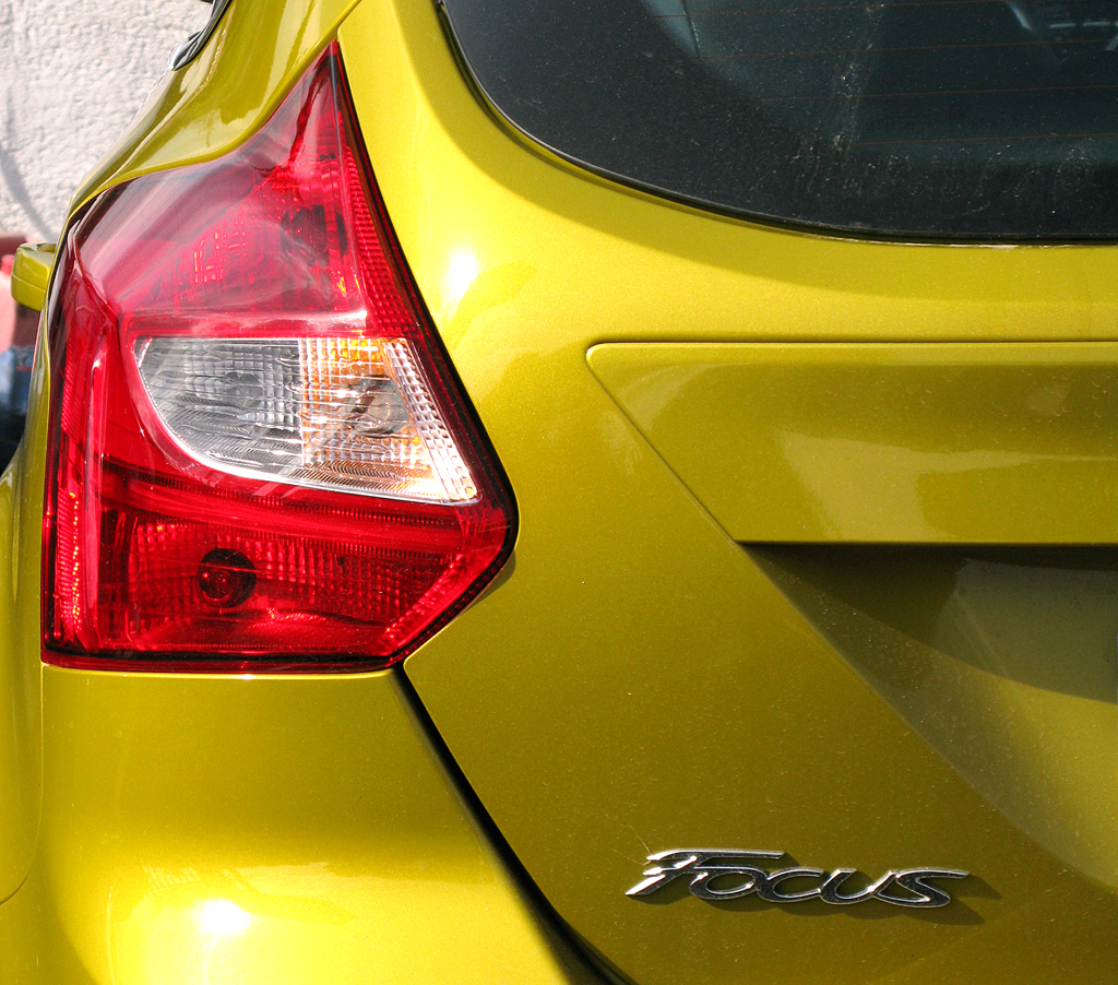 Ford Focus: Leuchteinheit hinten mit Modellschriftzug. 