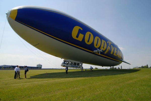Goodyear geht in die Luft: Zwei Luftschiffe in Europa zu Besuch 