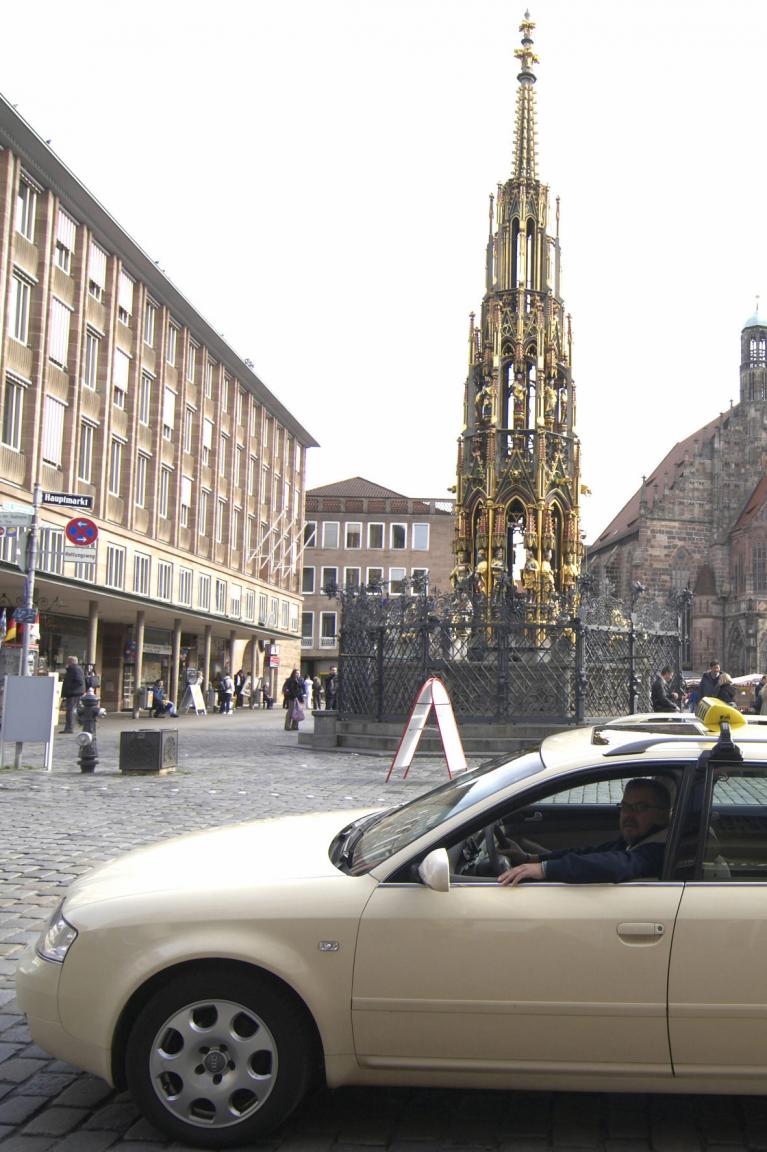 Gut ankommen: Taxi-Gutscheine für 16- bis 25-Jährige 