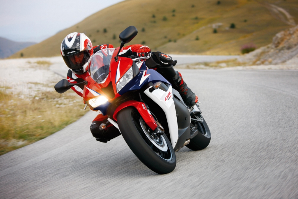 Honda Supersportler CBR1000RR Fireblade und CBR600RR mit Preisvorteil 