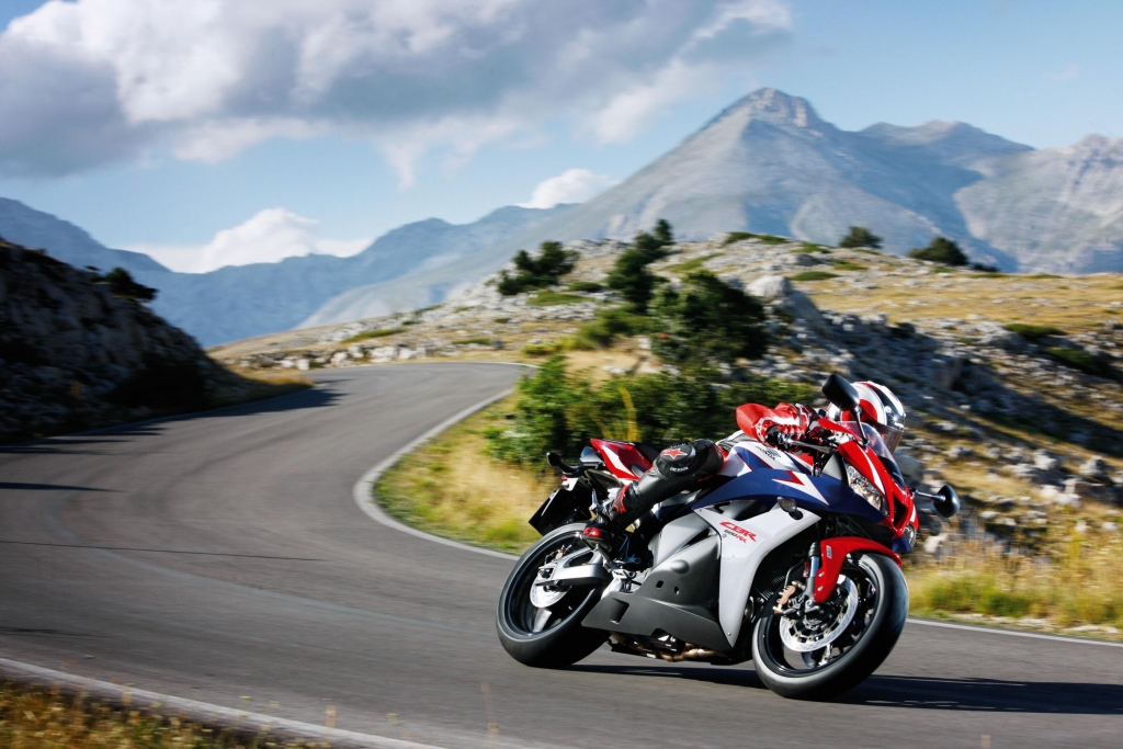 Honda Supersportler CBR1000RR Fireblade und CBR600RR mit Preisvorteil 