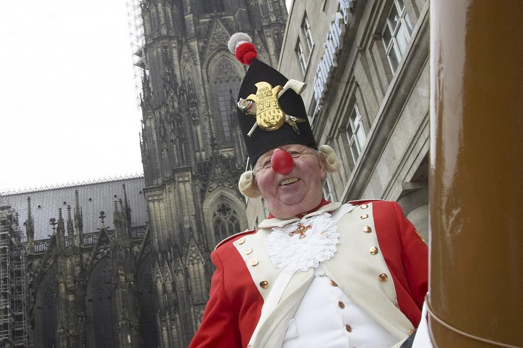 Karneval und Auto - Ohne Pappnase hinters Steuer