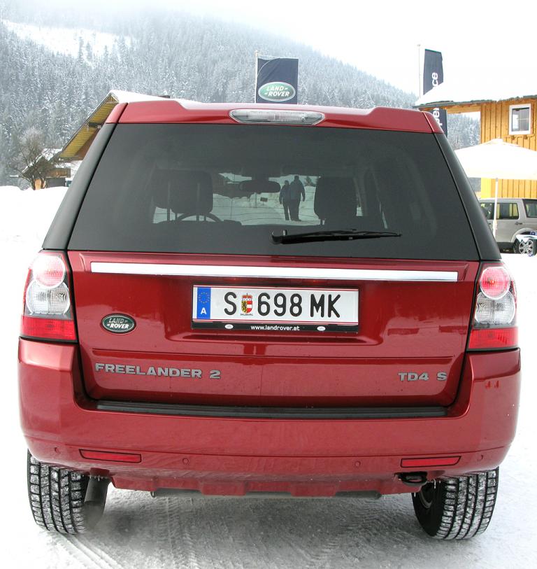 Land Rover Freelander: Heckansicht des rund 1700 bis 1800 Kilo schweren Wagens. 