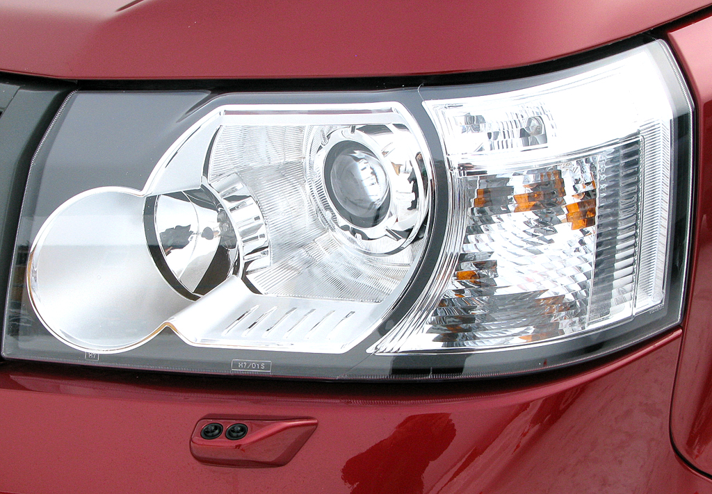 Land Rover Freelander: Moderne Leuchteinheit vorn. 