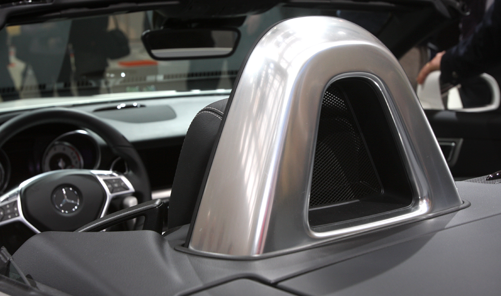Mercedes SLK: Der Überrolllschutz darf bei einem Roadster nicht fehlen. 