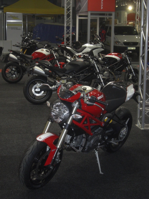 Motorrad Messe Leipzig 2011: Premierenfeuerwerk mit Showspektakel