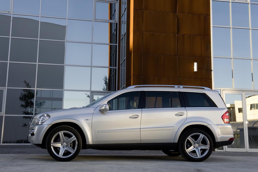 Neues auf allen Vieren: Die Mercedes GL-Klasse wird 2012 runderneuert
