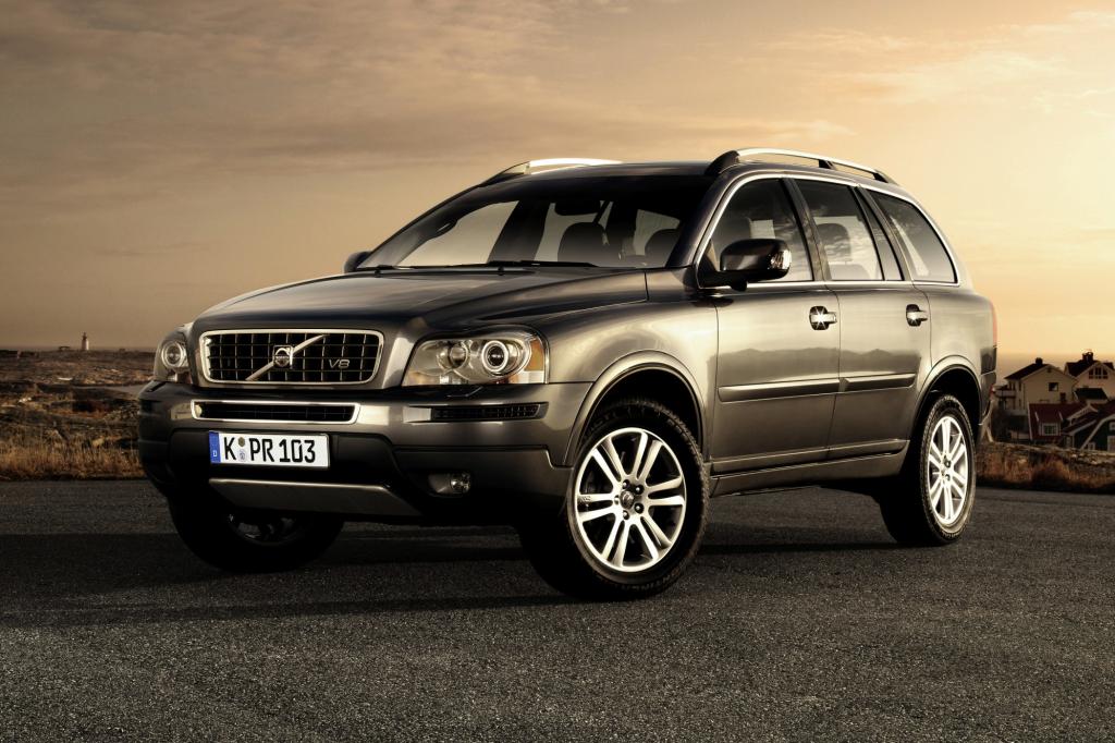 Neues auf allen Vieren: Vom Volvo XC 90 gibt es 2013 eine Neuauflage