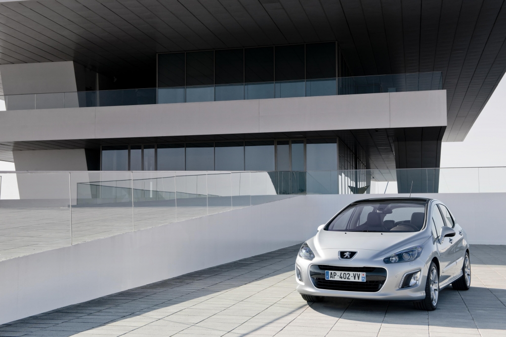 Peugeot spendiert Kompaktbaureihe 308 umfangreiche Modellpflege