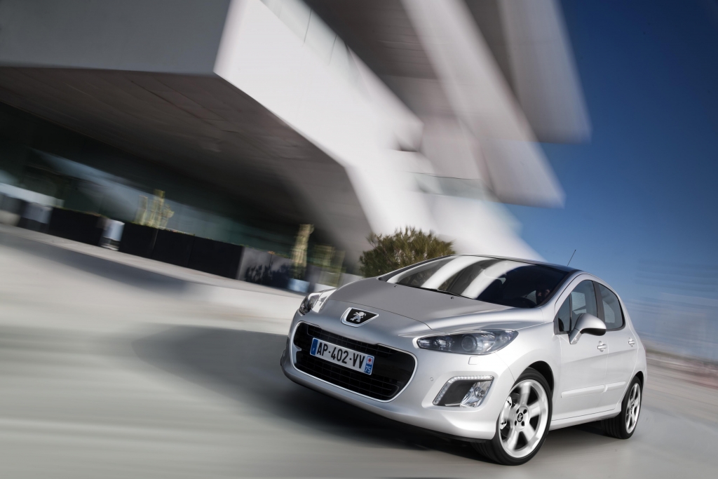 Peugeot spendiert Kompaktbaureihe 308 umfangreiche Modellpflege