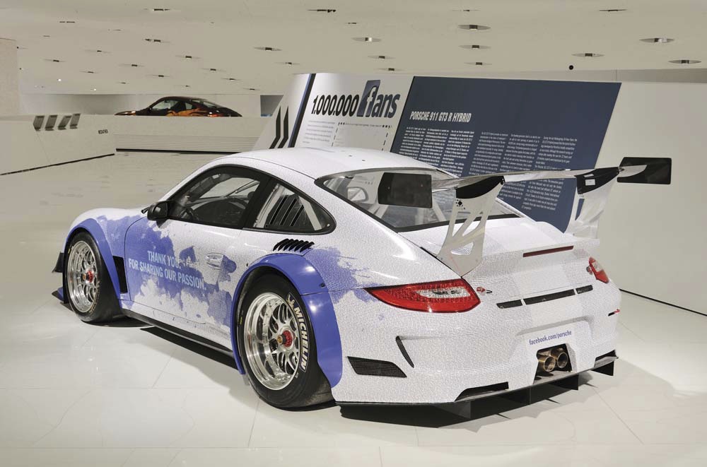 Porsche feiert Facebook-Fan No. 1 000 000