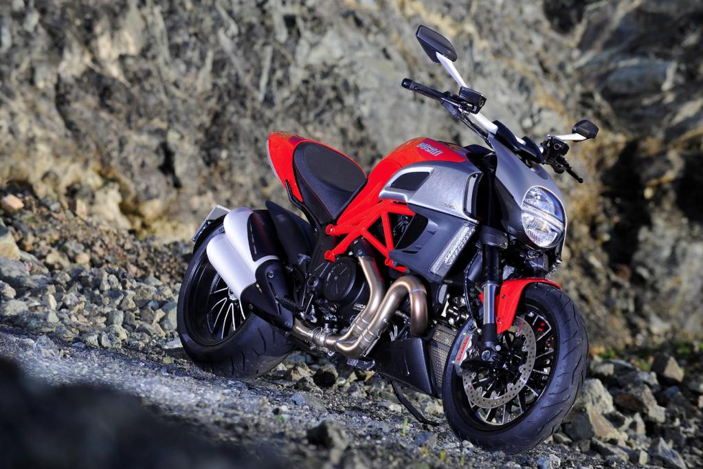 Satan on the rocks: die Optik der Diavel ist stets ein Hingucker. 