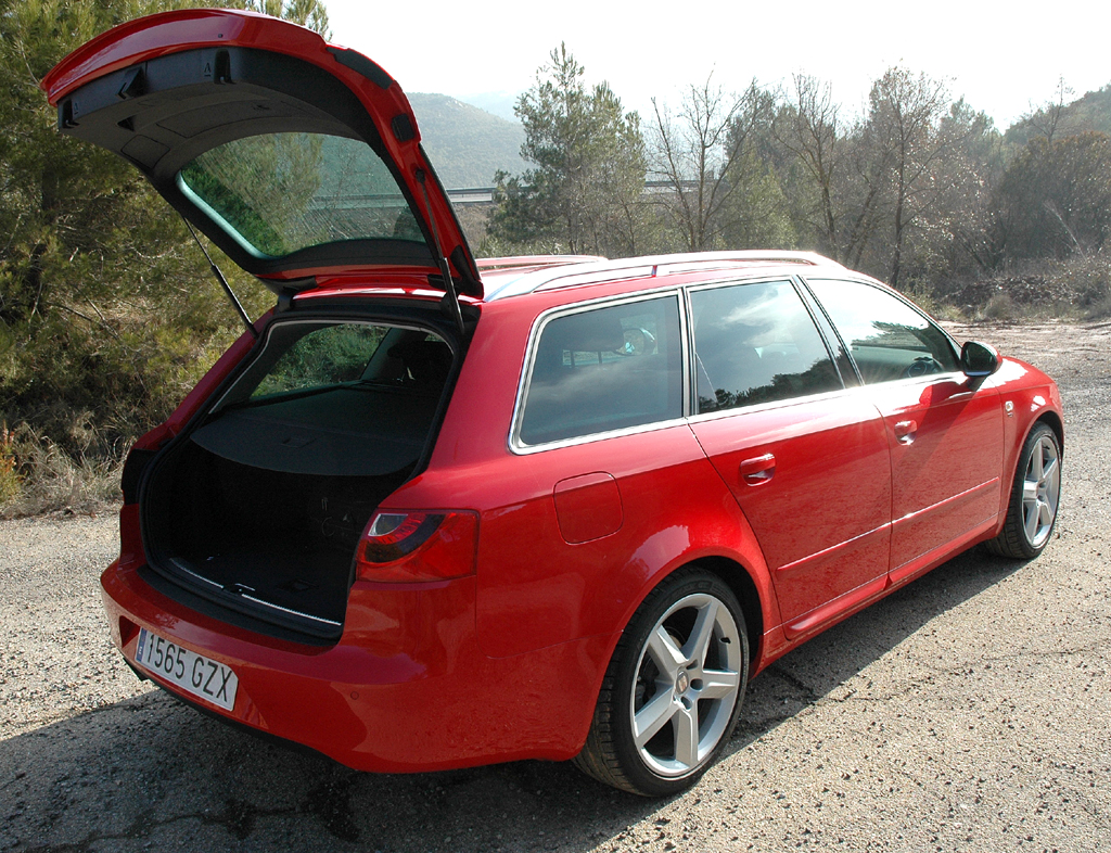 Seat Exeo Multitronic: In den Kombi-Kofferraum passen 442 bis 1354 Liter hinein.