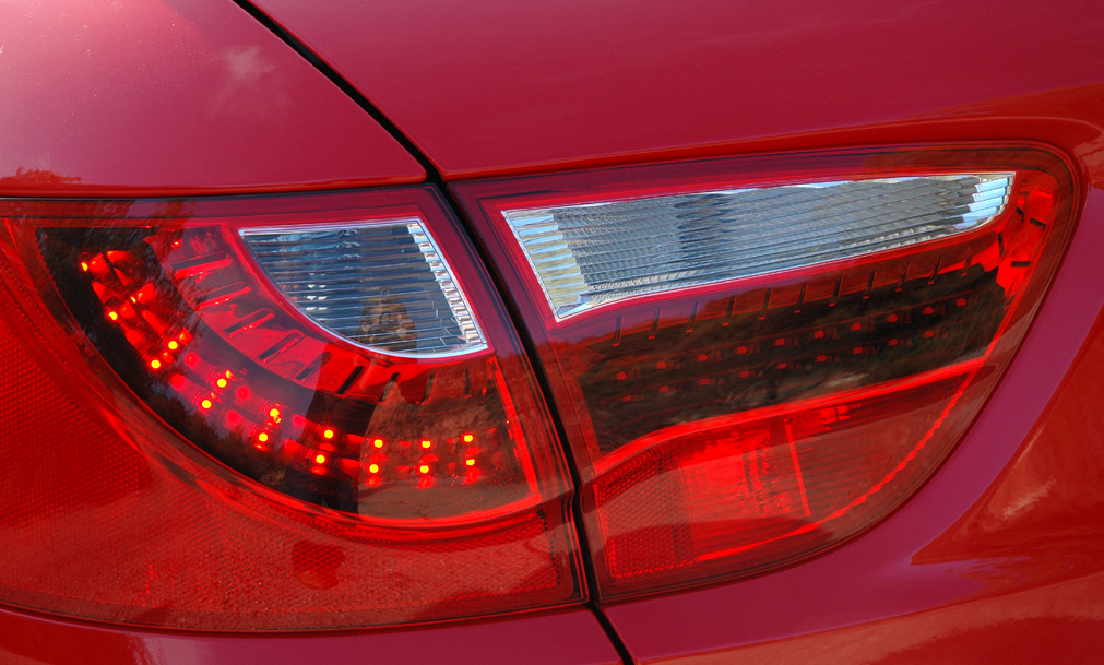 Seat Exeo Multitronic: Moderne Leuchteinheit hinten. 