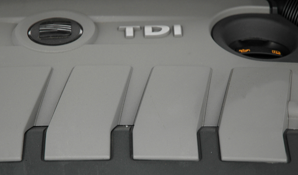 Seat Ibiza: Blick unter die Motorhaube des 2,0-Liter-Vierzylinder-Selbstzünders. 