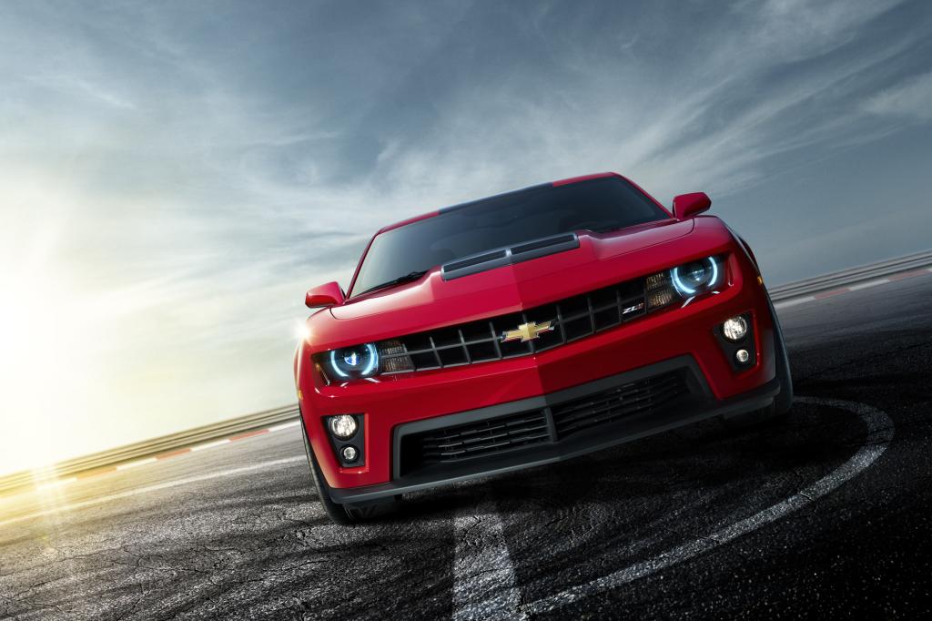 Unter Haube pocht ein V8