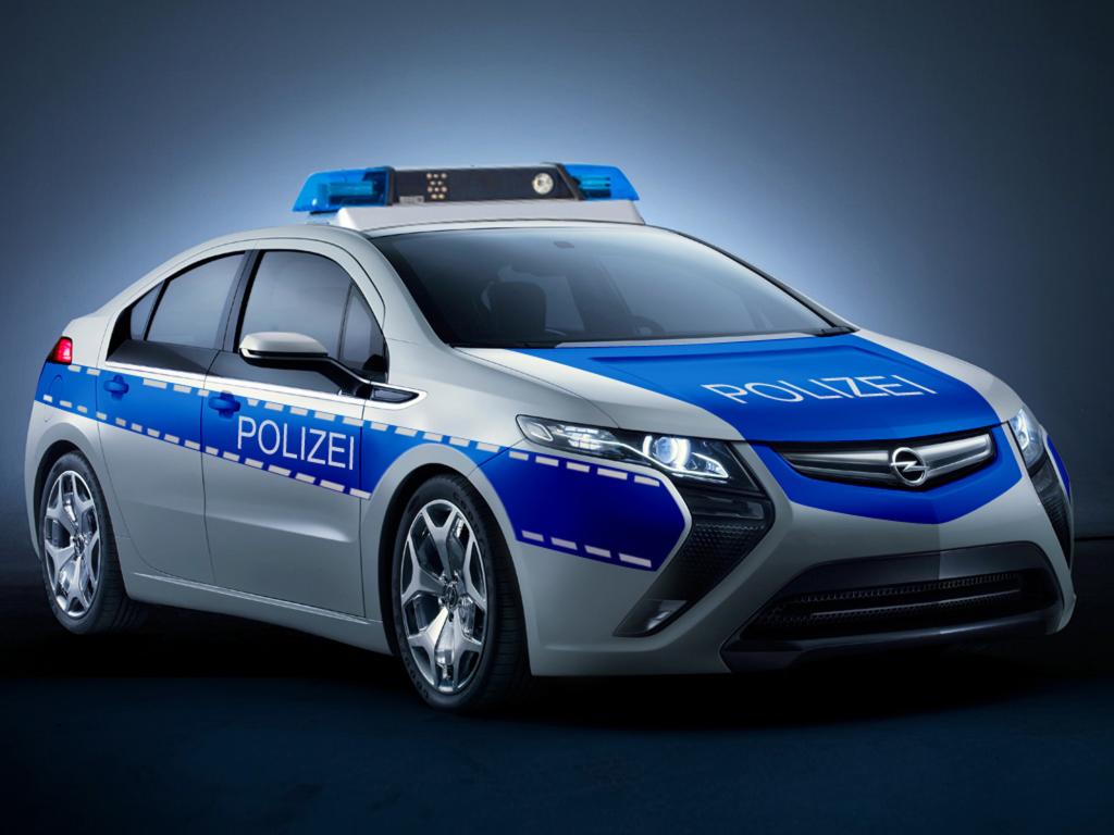 Unter Strom auf Streife mit dem neuen Ampera