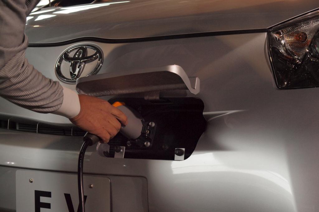 Unter Strom in Genf: Toyota EV