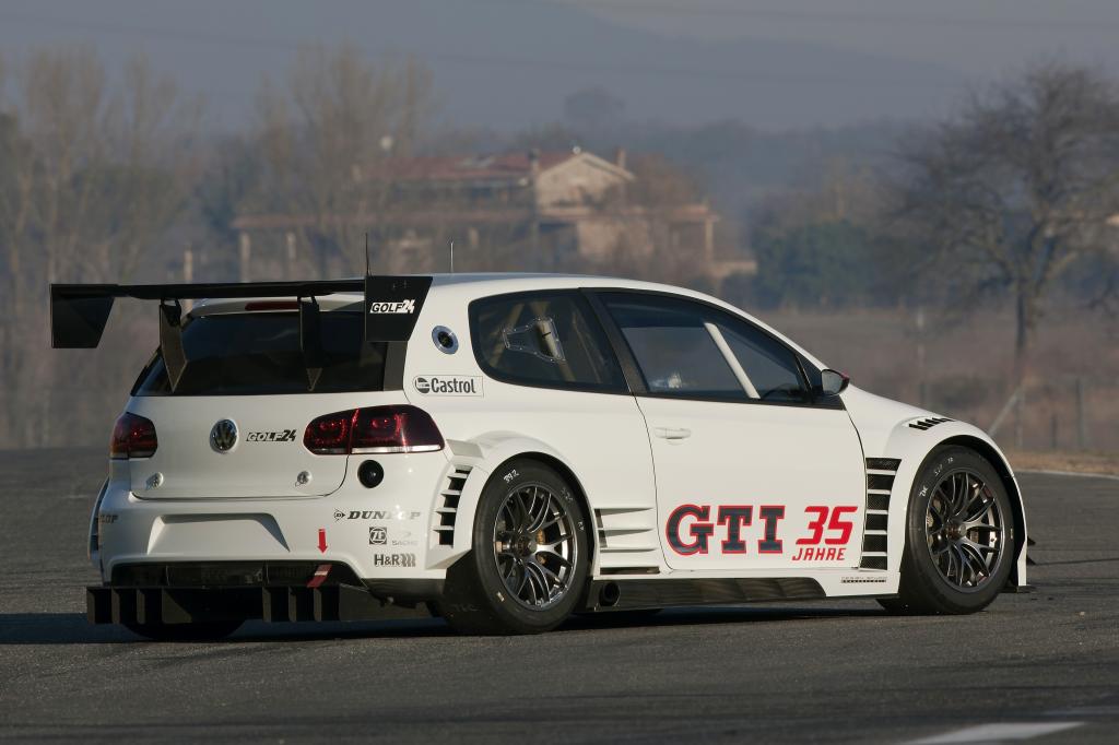 Volkswagen Golf24.
