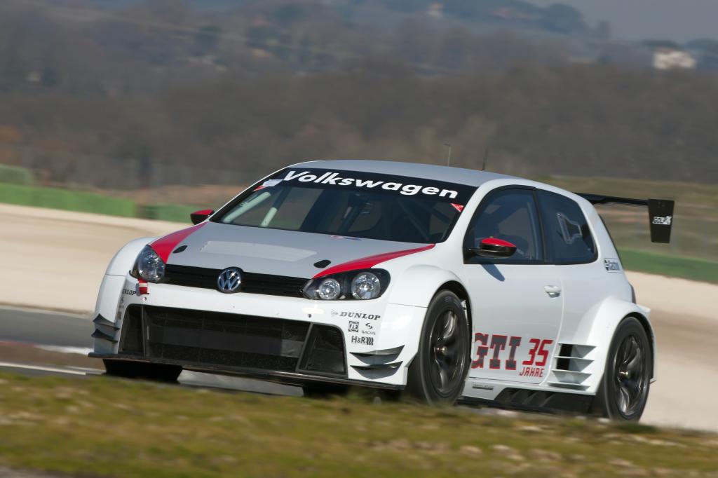 Volkswagen Golf24.