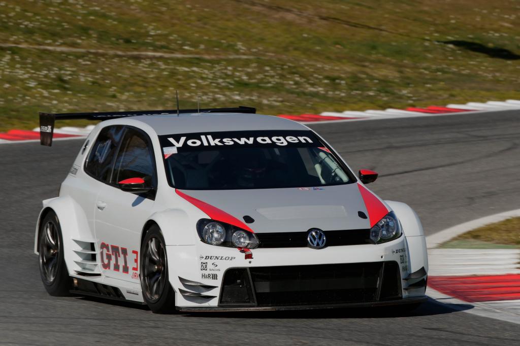 Volkswagen Golf24.