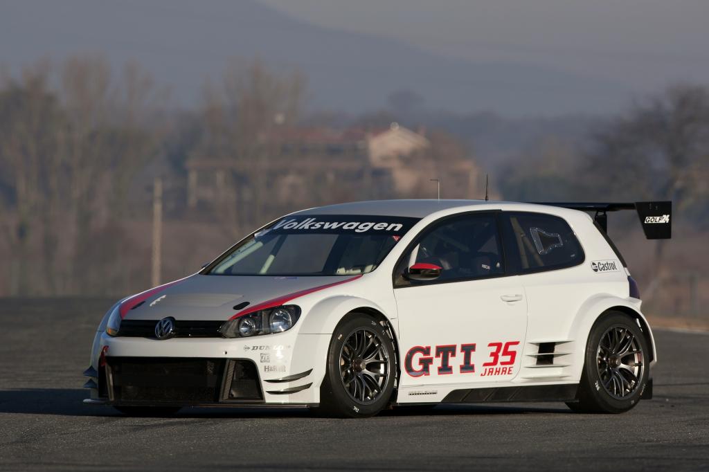 Volkswagen Golf24.