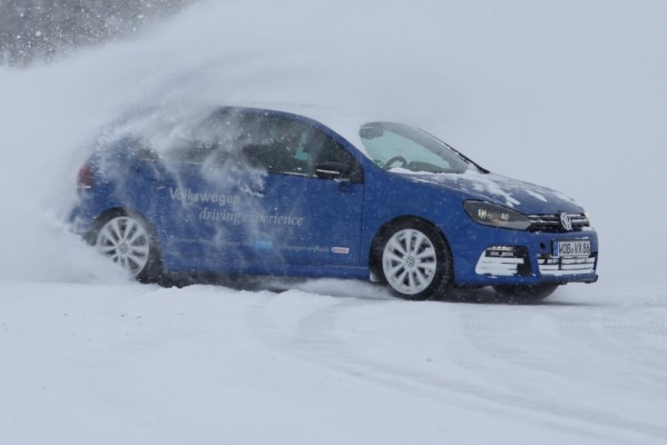 Volkswagen testet neues ESP am Polarkreis
