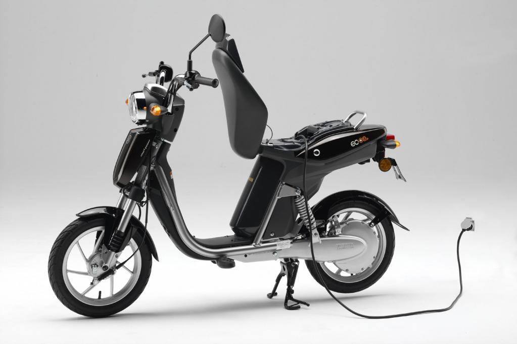 Yamaha bietet den E-Roller EC-03 in einer Kleinserie an. 